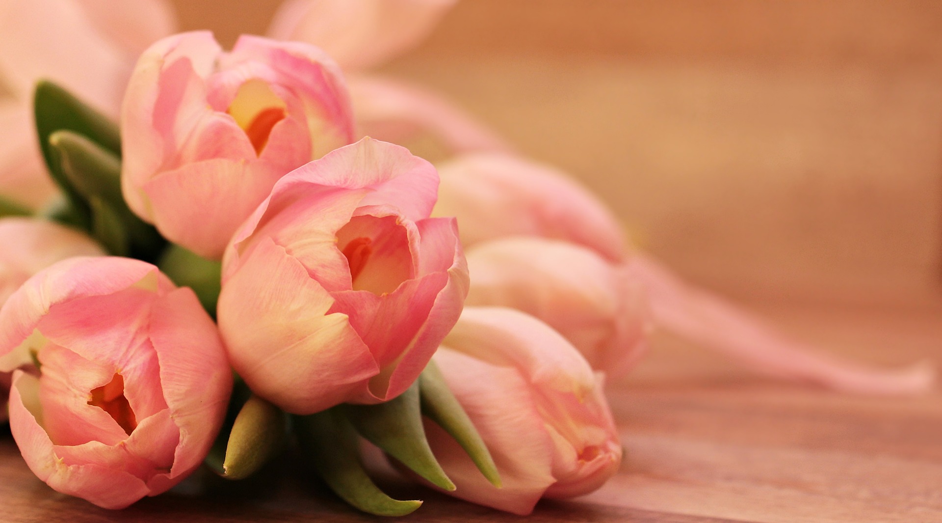 Hurtownia kwiatów sztucznych – doskonałe miejsce dla miłośników piękna