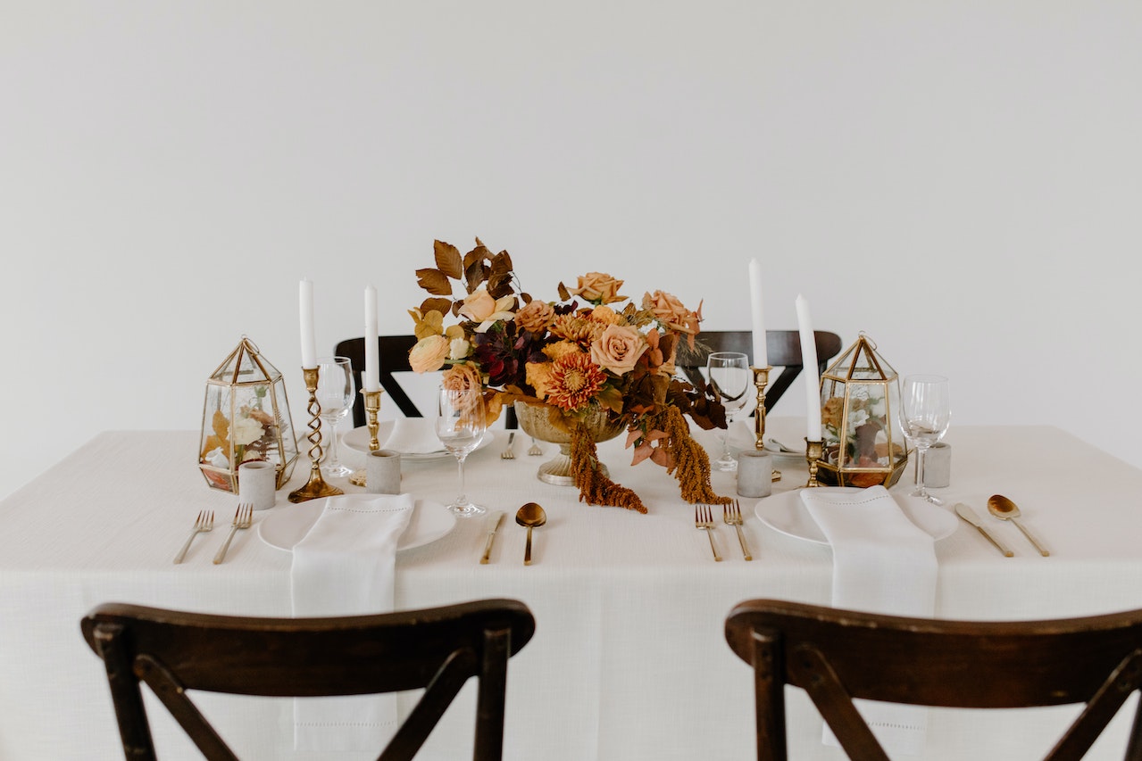 Obrusy – dekoracyjny element, który podkreśla elegancję każdego stołu!