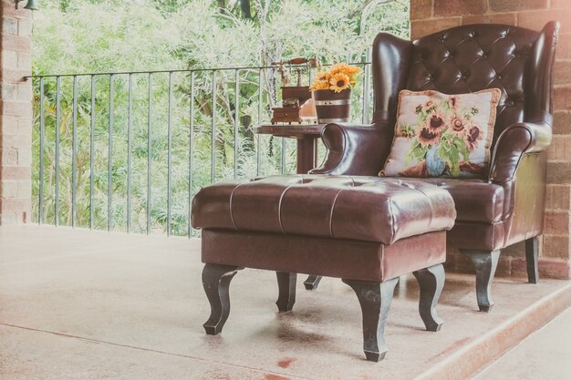 Stylowe Wnętrza: Jak Wprowadzić Klimat Przeszłości do Nowoczesnych Pomieszczeń